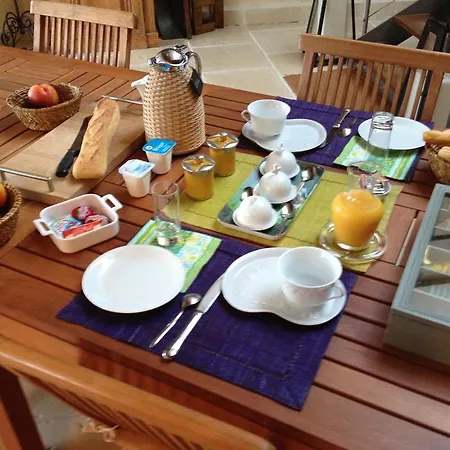 Chambre D'hotes La Noue Bed & Breakfast *